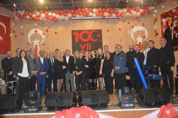Öğretmenlerden Cumhuriyet'in 100'üncü yılına özel konser