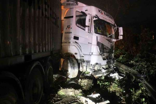 D-650 kara yolunda zincirleme kaza: 12 yaralı