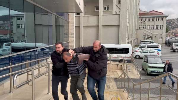 'Eşime neden baktın' diyen adamı bıçaklayarak öldürdü