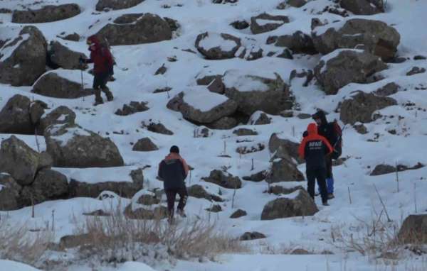 Hasan Dağı'na tırmanan 2 üniversite öğrencisi dağda mahsur kaldı