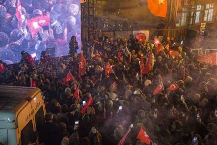 Kuşadası'nda CHP 20, AK Parti 11 belediye meclis üyeliği kazandı 