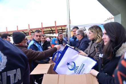 Kahramankazan'da çevreci bez torba dağıtıldı 