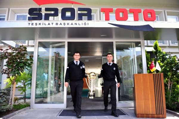Spor Toto Süper Lig 2018-2019 sezonu şampiyonluk kupası Ankara'da tanıtıldı 