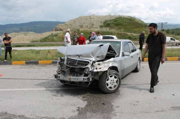 Tosya D100 Karayolunda Kaza Ucuz Atlatıldı 