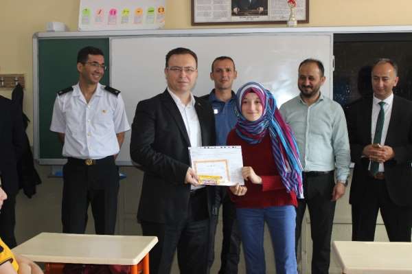 Okullarda karne heyecanı 
