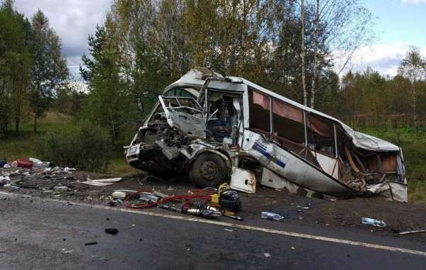 Rusya'da feci kaza: 9 ölü, 28 yaralı 