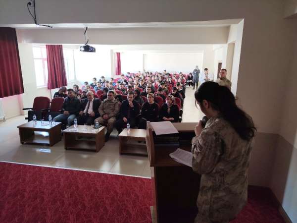 Lise öğrencilerine Milli Savunma Üniversitesi tanıtıldı 