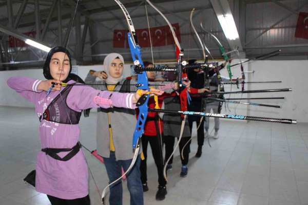 Amasya'nın şampiyonluk hedefleyen okçu kızları - Amasya haber