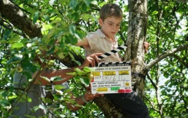 Eren Bülbül karakterini canlandıran Taşdemir: 'Eren Bülbül'ün annesi beni oğluna çok benzetiyordu, bana sarılı - Kocaeli haber