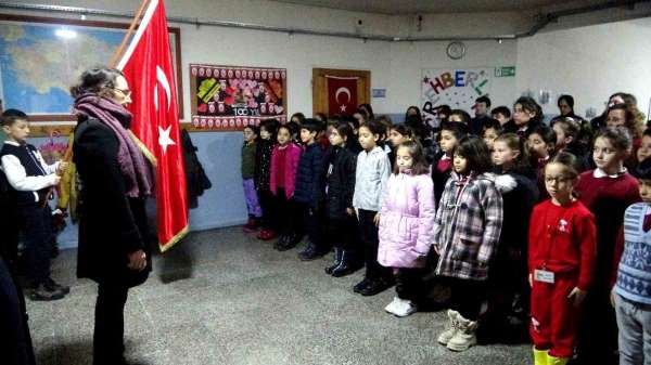 Muğla'da okullarda şehitler için saygı duruşunda bulunuldu