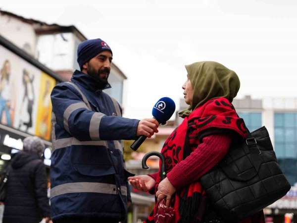 Düzce'de temizlik personeli vatandaşa sordu: 'Çöpünüzü nereye atıyorsunuz?'