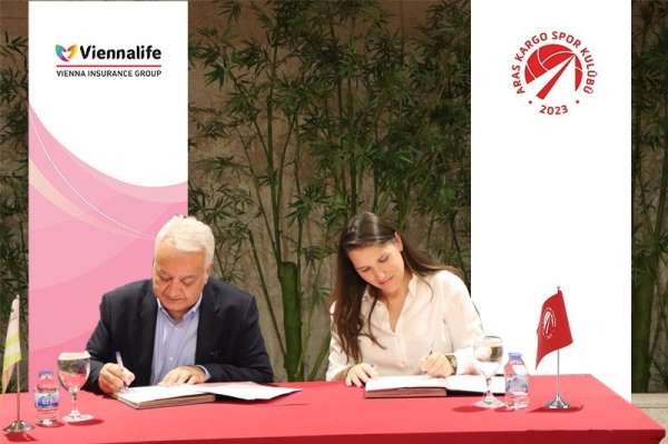 Aras Kargo Kadın Voleybol Takımı'nın resmi sponsoru Viennalife oldu