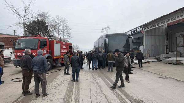 Tokat'ta park halindeki otobüs alev aldı