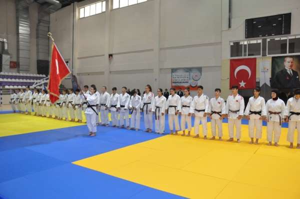 Afyonkarahisar'da Judo Gençler Türkiye 1.'liği final müsabakaları başladı 