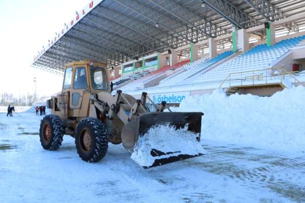 Sivas Belediyespor - Ankara Demirspor maçına kar engeli, ertelenebilir 