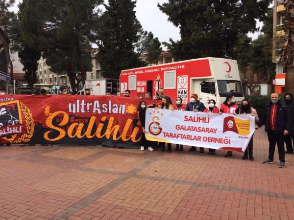 Salihli'deki Galatasaraylılardan kan desteği 