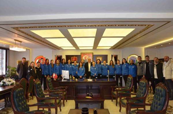 Başkan Bakkalcıoğlu 'Bizim Kızlar'a başarılar diledi