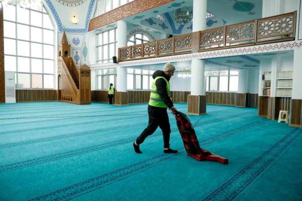 Başkan Kurnaz: 'İbadethanelerimizi Ramazan ayına hazırlıyoruz'