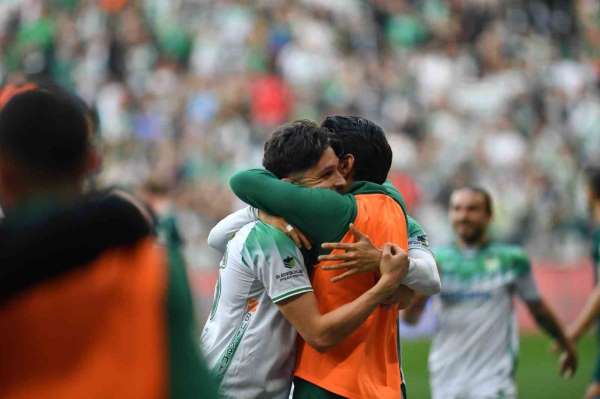 Bursaspor sahasında Kırklarelispor'u farklı geçti