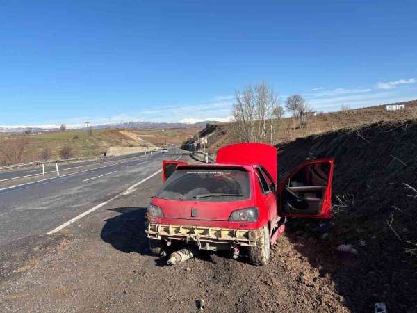 Yolda oluşan çukur kazaya neden oldu: 2 yaralı