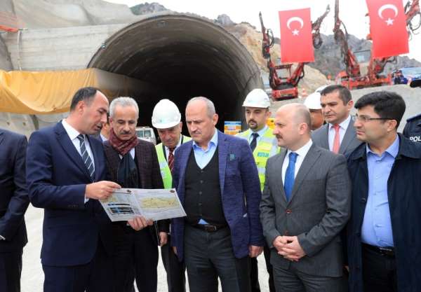 Ulaştırma ve Altyapı Bakanı Turhan Amasya'da 