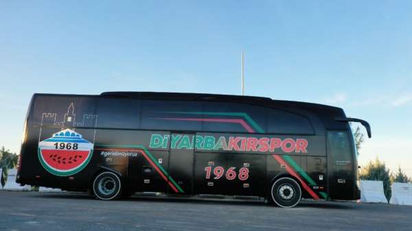 Diyarbakırspor'a Ali Gaffar Okkan resimli yeni otobüs 