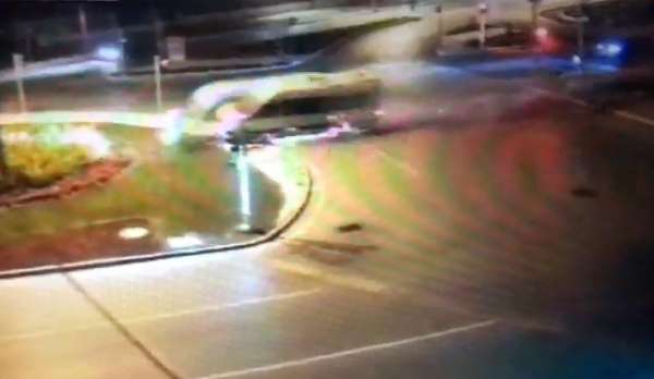 İzmir'de 2 kişinin yaralandığı kazanın güvenlik kamera görüntüleri ortaya çıktı 