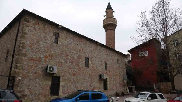 Anadolu'nun ilk camilerinden, 9 asırdır tek tuğlası bile oynamadı
