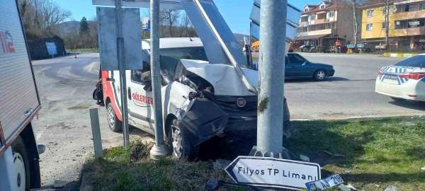 Şerit ihlali kazaya sebep oldu: 2 yaralı - Zonguldak haber