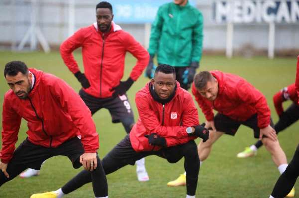 Sivasspor, Fiorentina maçının taktiğini çalıştı - Sivas haber