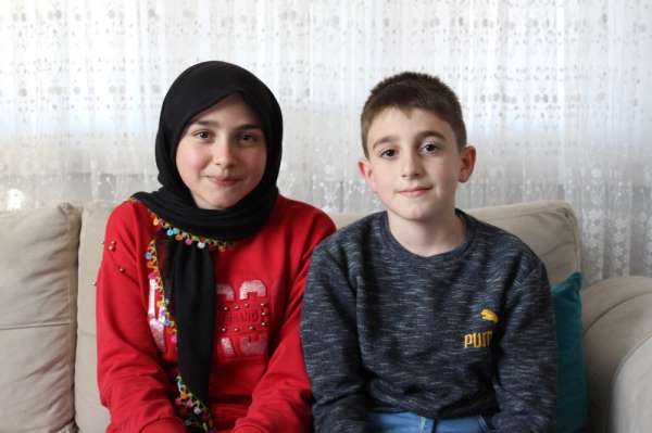 Minik iki kardeşten büyük hareket: Jandarma aracını durdurup harçlıklarını bağış