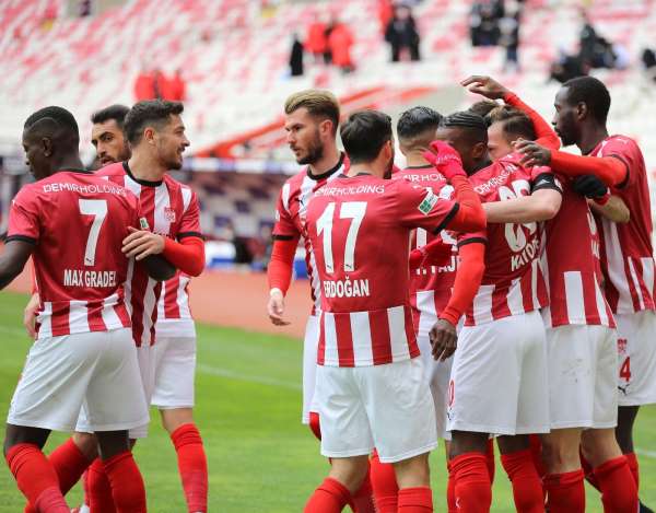 Sivasspor'da hedef yenilmezlik rekorunu kırmak