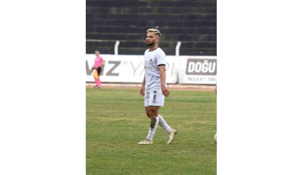 Kuşadasıspor'da genç yetenek Emirhan Karagülle dikkat çekti