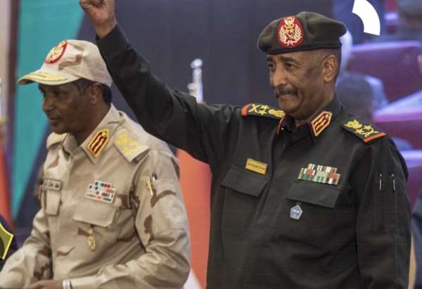Sudan Ordu Komutanı Burhan: 'Saldırılar devam ederse farklı bölgelerden güçleri Hartum'a sokacağız'