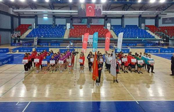 20 takım mücadele ediyor