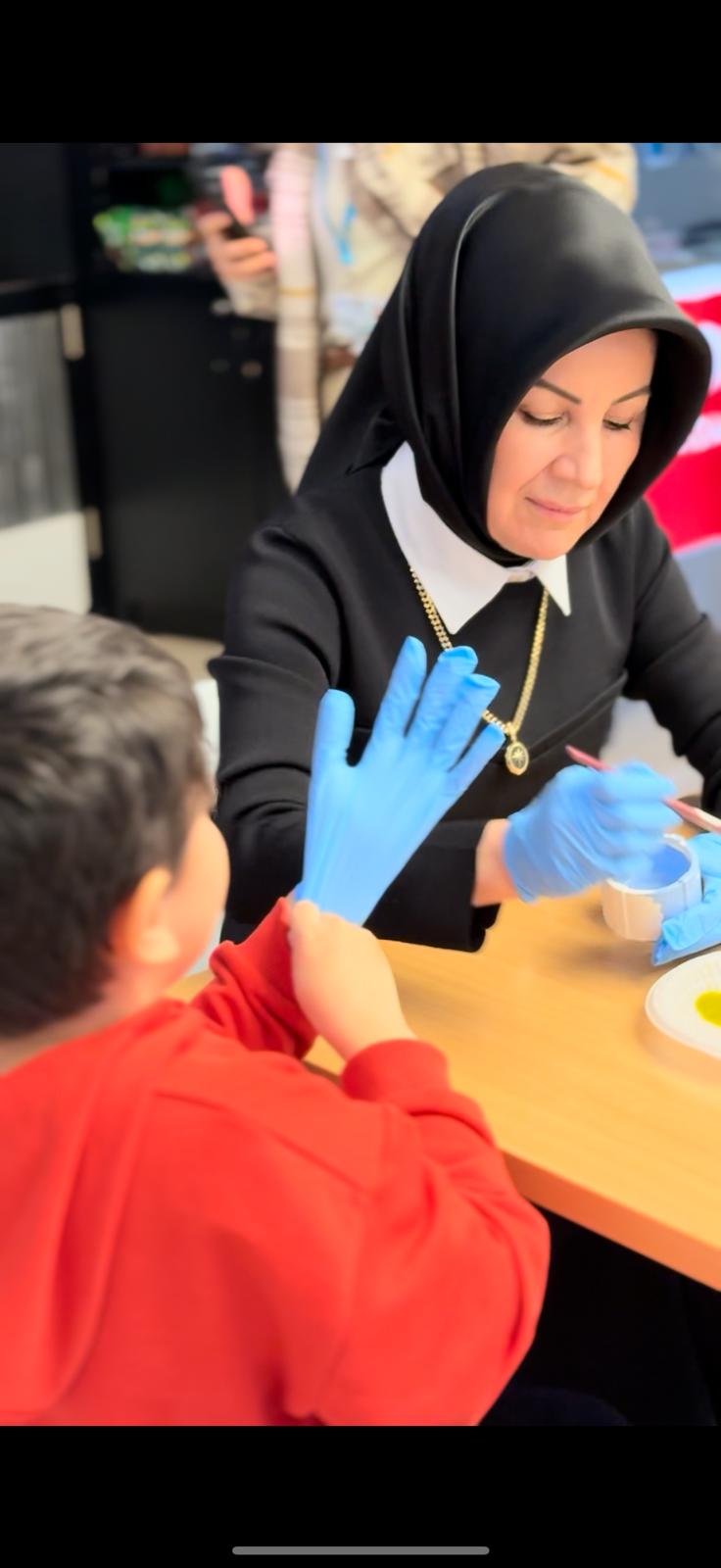 'Otizmli çocuklar ve doktorlar el ele farkındalığı büyütüyor'