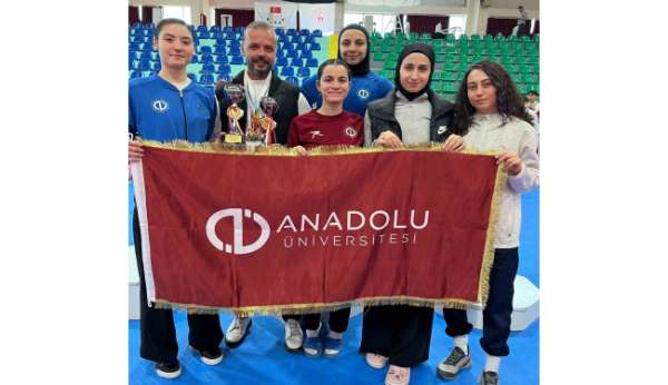 Anadolu Üniversitesi sporcuları TÜSF müsabakalarından madalya ile döndü