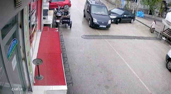 Eruh'ta maddi hasarlı kaza güvenlik kamerasına yansıdı
