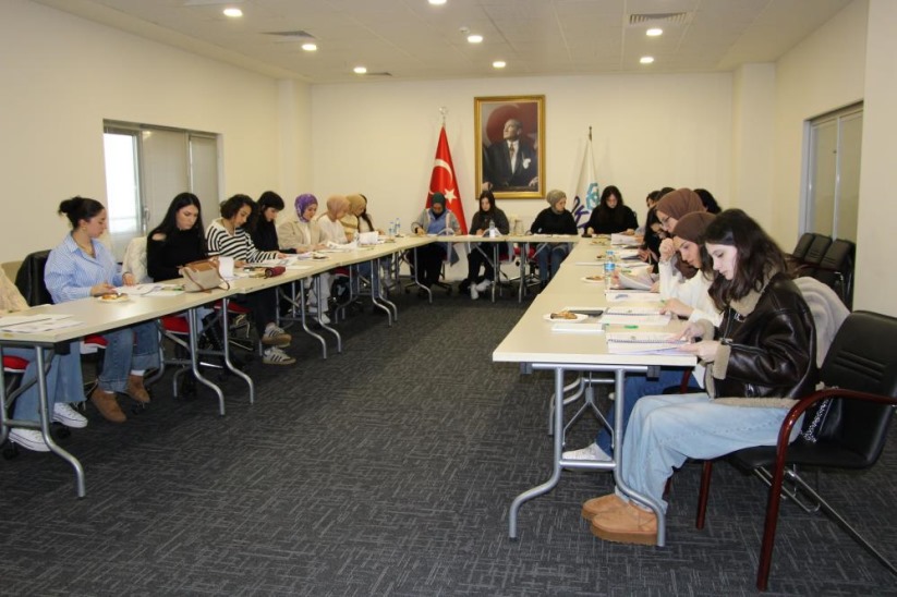 Samsun'da endüstriyel robotlara kadın eli değdi