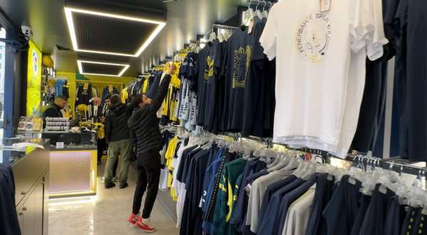 Fenerium Tırı Yüksekova'da ilgiyle karşılandı