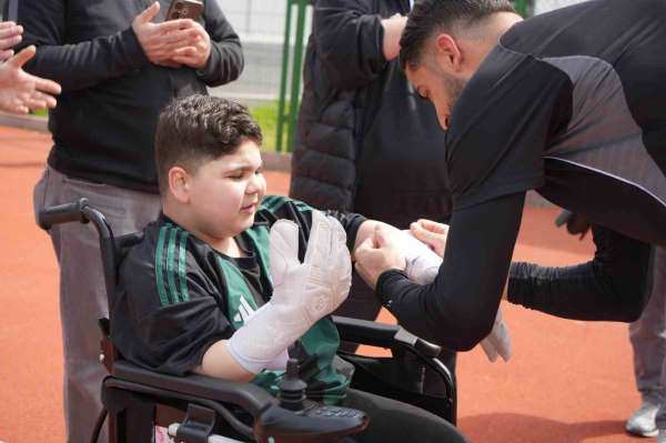 DMD hastası Eray'ın Kocaelispor antrenmanı heyecanı