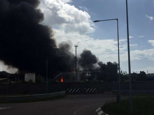 İtalya'da kimyasal tesiste patlama: 2 yaralı 