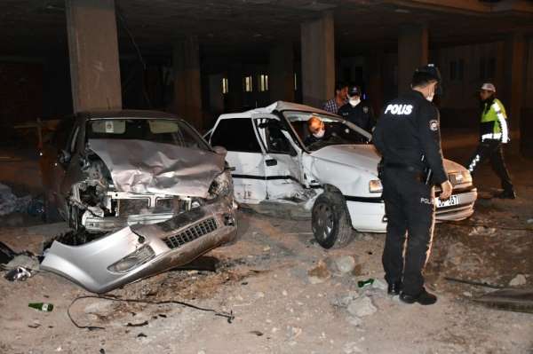 Polis şüpheli kovalamacasında kaza: 3'ü polis 5 yaralı 