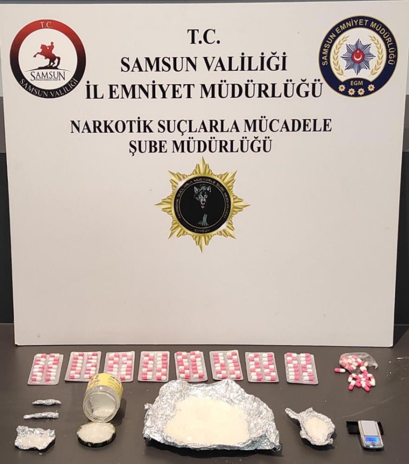 Samsun'da evdeki baza altında 1 kilo 350 gram metamfetamin çıktı 