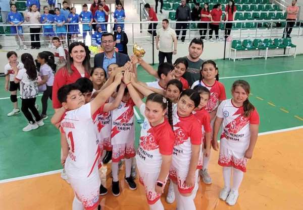 Sarıgöl'de geleneksel çocuk oyunlarına rekor katılım