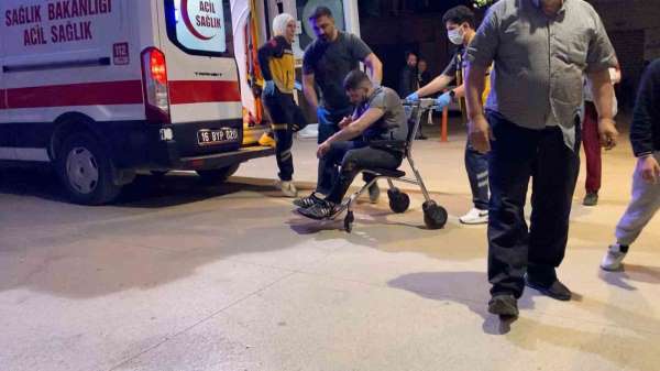 İnegöl'de direksiyon başında fenalaşan sürücü zincirleme kazaya neden oldu