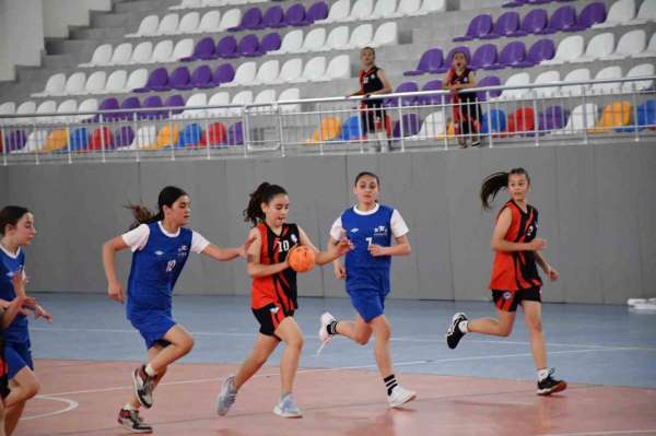 Kulüpler Hentbol Minik Kızlar İl Birinciliği Müsabakaları tamamlandı