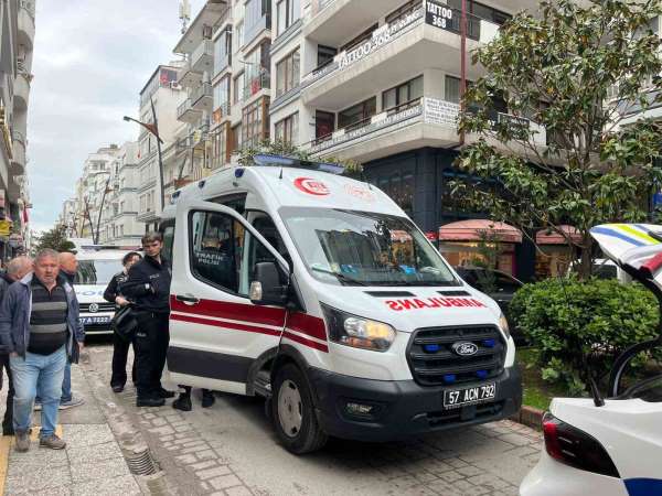 Sinop'ta hafif ticari araç yayaya çarptı