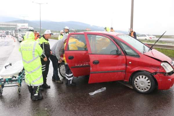 TEM'de zincirleme trafik kazası: 4 yaralı 