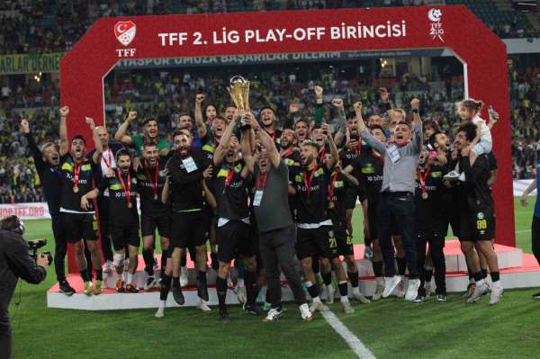 Spor Toto 1. Lig'e yükselen Şanlıurfaspor kupasını kaldırdı